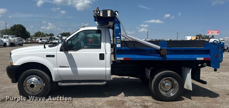 image for item EG6153 2003 Ford F450 Super Duty dump truck