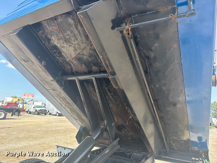 image for item EG6153 2003 Ford F450 Super Duty dump truck