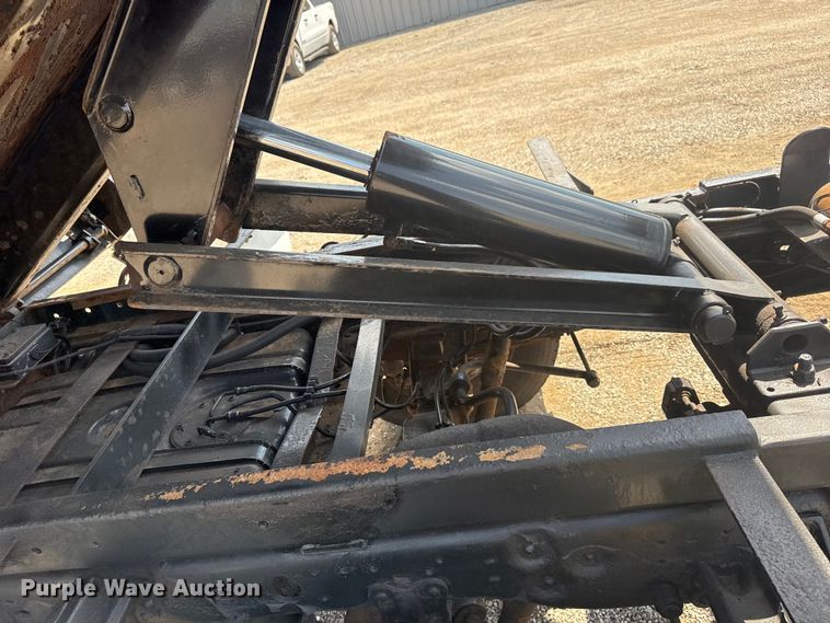 image for item EG6153 2003 Ford F450 Super Duty dump truck