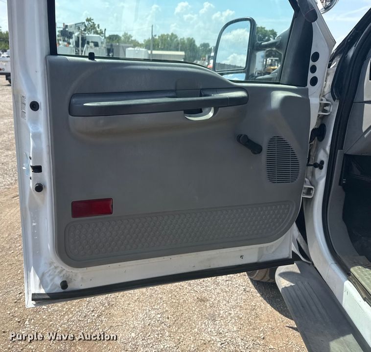 image for item EG6153 2003 Ford F450 Super Duty dump truck