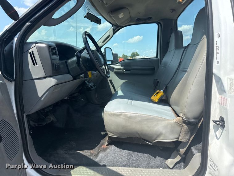 image for item EG6153 2003 Ford F450 Super Duty dump truck