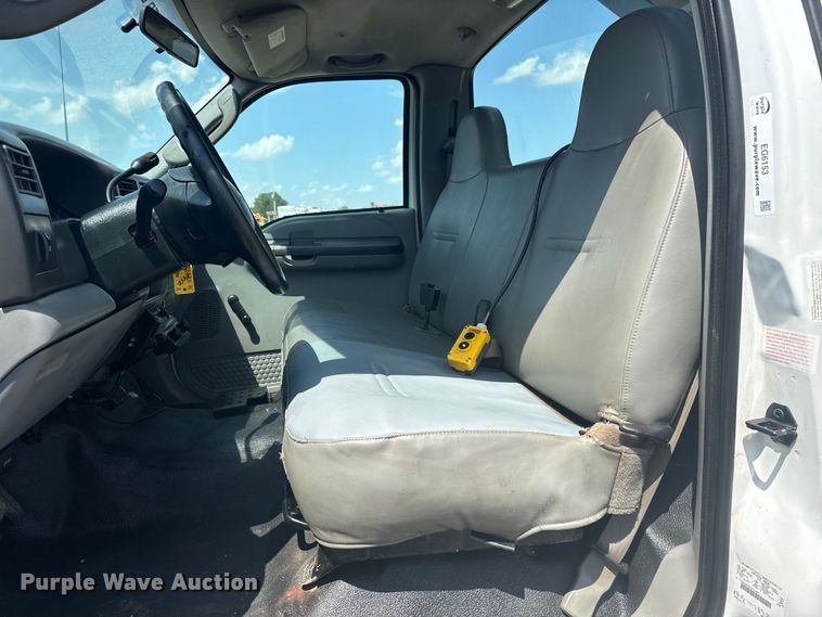 image for item EG6153 2003 Ford F450 Super Duty dump truck