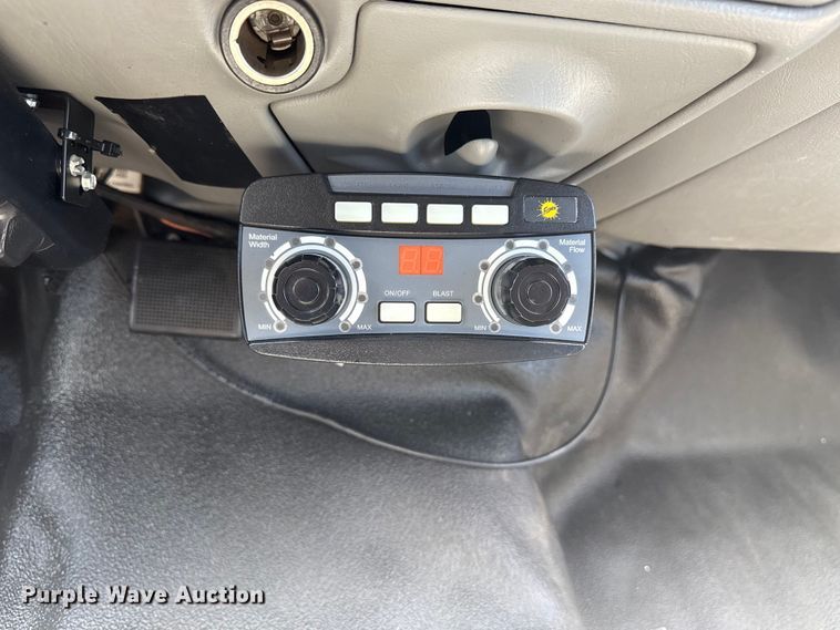 image for item EG6153 2003 Ford F450 Super Duty dump truck