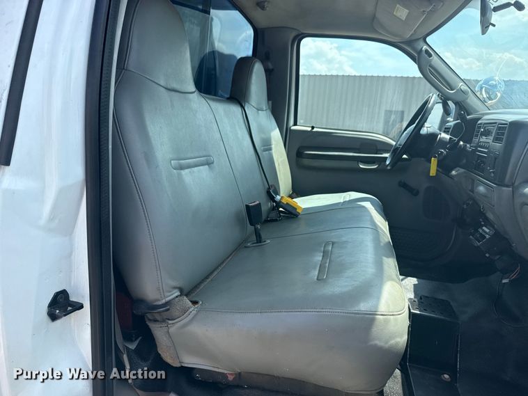 image for item EG6153 2003 Ford F450 Super Duty dump truck