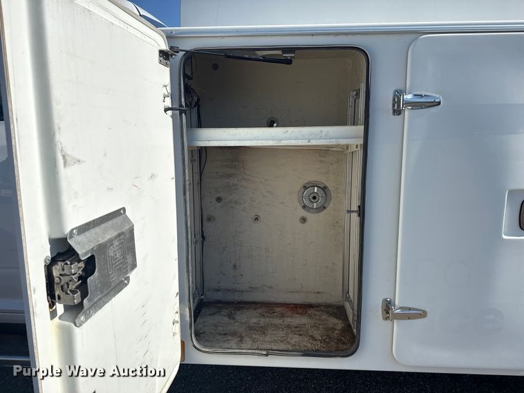 image for item EG6160 2015 Dodge Ram 4500  utility / service truck