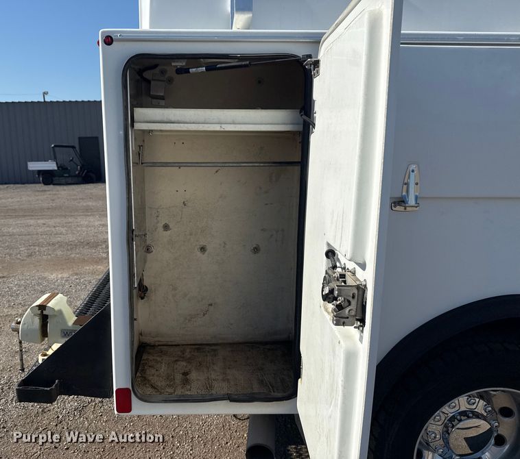 image for item EG6160 2015 Dodge Ram 4500  utility / service truck