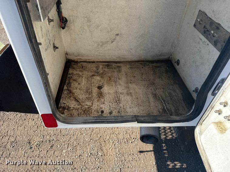 image for item EG6160 2015 Dodge Ram 4500  utility / service truck