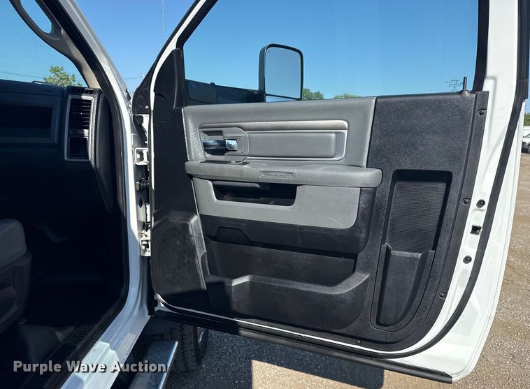 image for item EG6160 2015 Dodge Ram 4500  utility / service truck