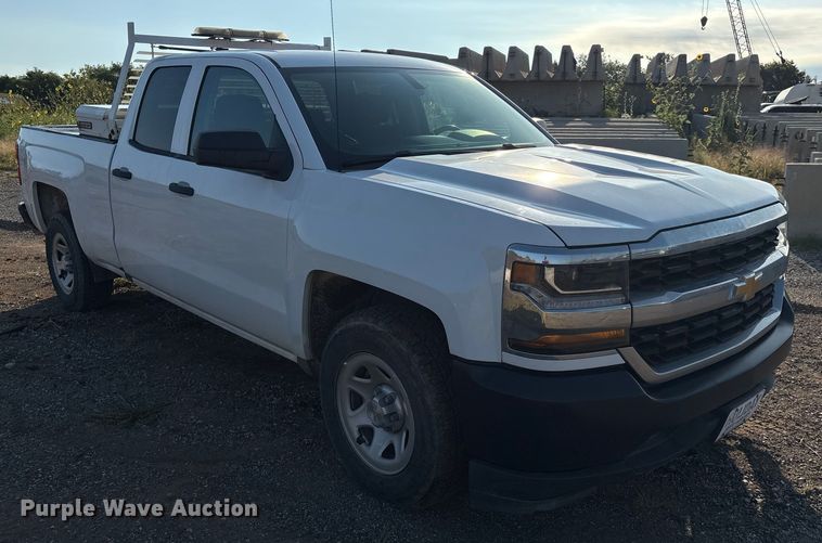 image for item EM0541 2018 Chevrolet Silverado 1500 Double Cab pickup truck