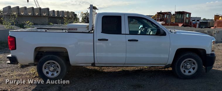image for item EM0541 2018 Chevrolet Silverado 1500 Double Cab pickup truck
