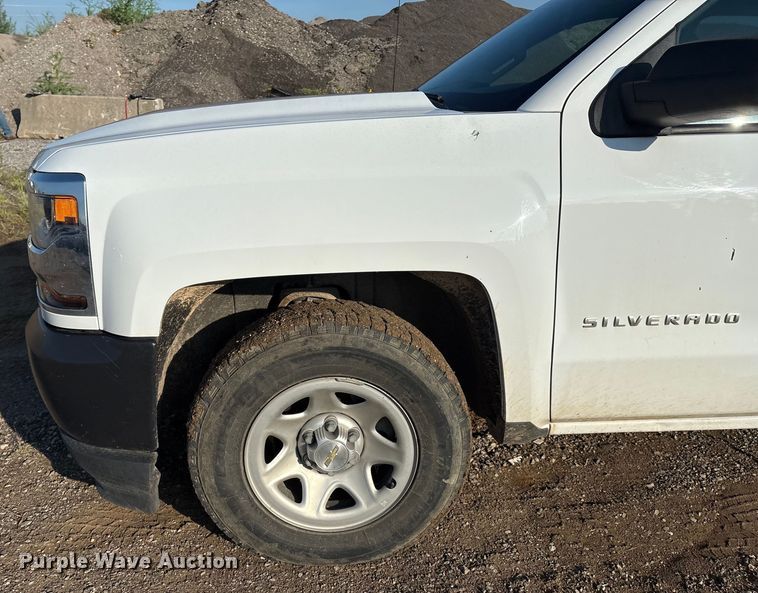 image for item EM0541 2018 Chevrolet Silverado 1500 Double Cab pickup truck