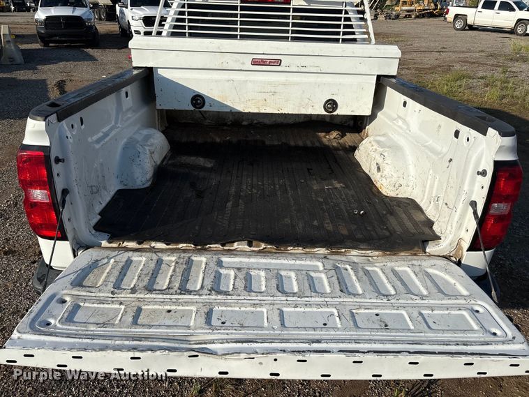 image for item EM0541 2018 Chevrolet Silverado 1500 Double Cab pickup truck