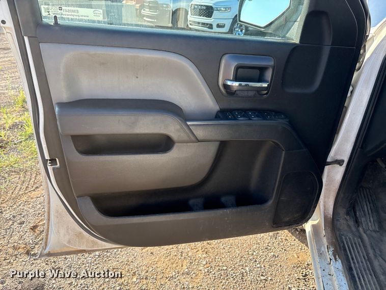 image for item EM0541 2018 Chevrolet Silverado 1500 Double Cab pickup truck