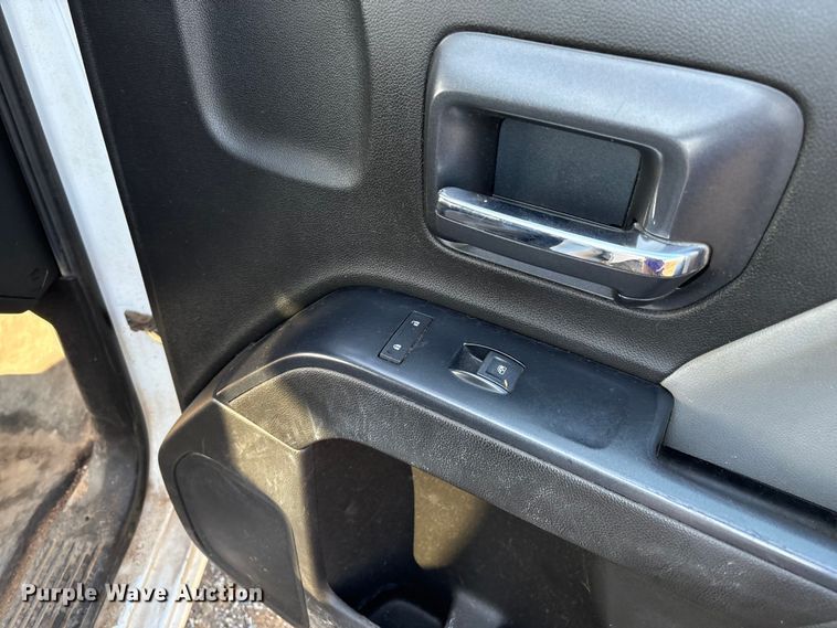 image for item EM0541 2018 Chevrolet Silverado 1500 Double Cab pickup truck