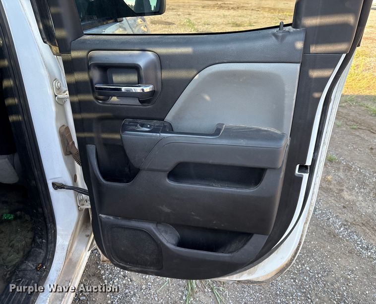 image for item EM0541 2018 Chevrolet Silverado 1500 Double Cab pickup truck