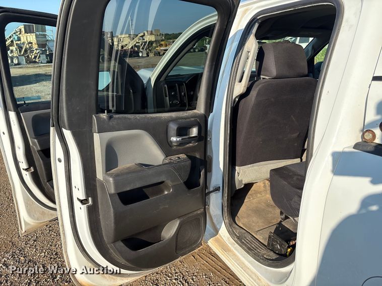 image for item EM0541 2018 Chevrolet Silverado 1500 Double Cab pickup truck