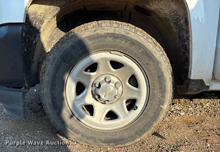 image for item EM0541 2018 Chevrolet Silverado 1500 Double Cab pickup truck