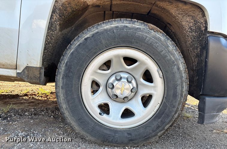 image for item EM0541 2018 Chevrolet Silverado 1500 Double Cab pickup truck