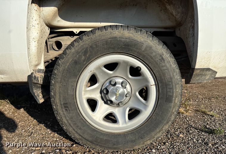 image for item EM0541 2018 Chevrolet Silverado 1500 Double Cab pickup truck