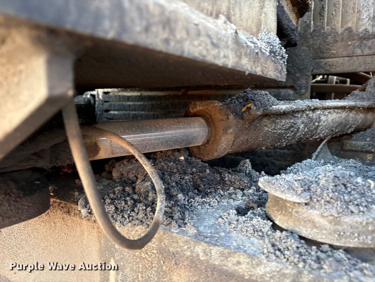 image for item EM0577 Weiler E1250B material transfer vehicle