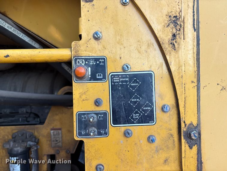 image for item EM0577 Weiler E1250B material transfer vehicle