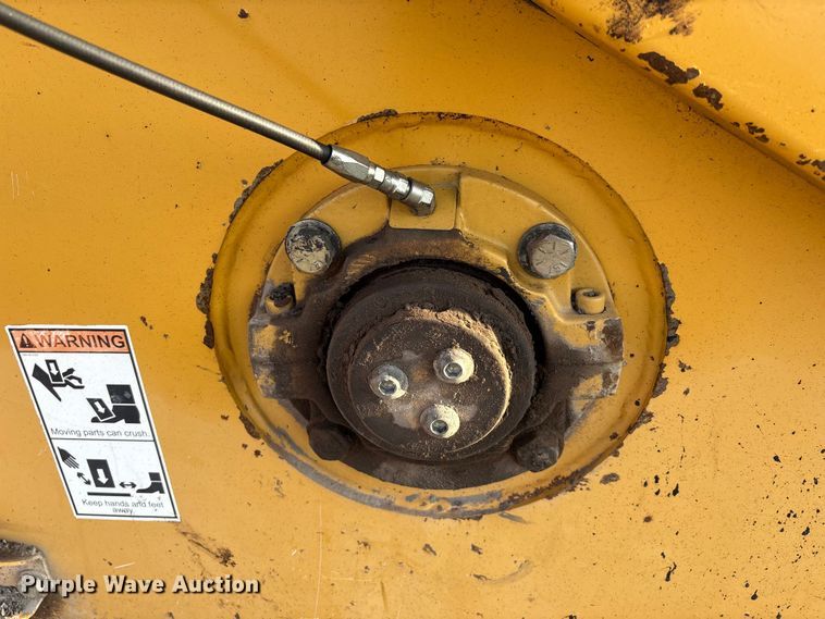 image for item EM0577 Weiler E1250B material transfer vehicle