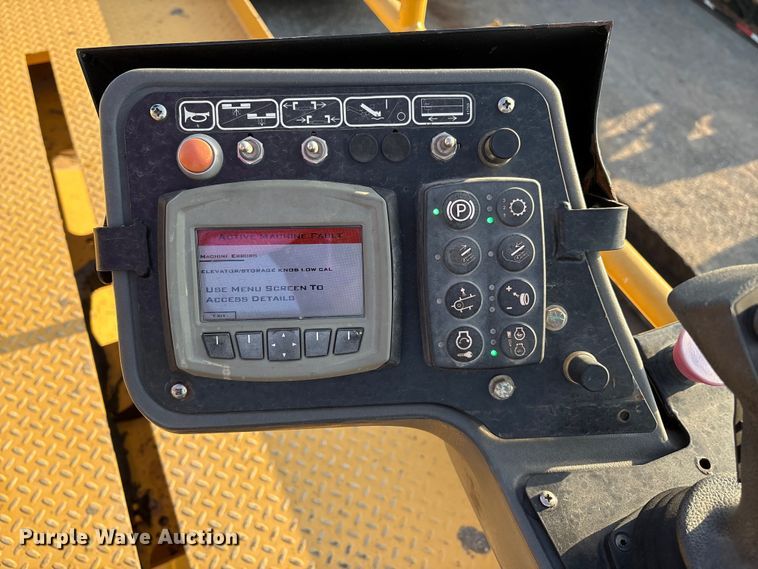 image for item EM0577 Weiler E1250B material transfer vehicle