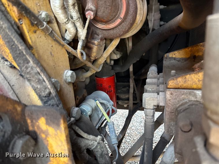 image for item EM0577 Weiler E1250B material transfer vehicle