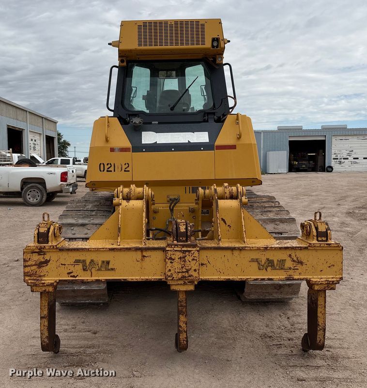 image for item EM0579 2010 John Deere 850J dozer