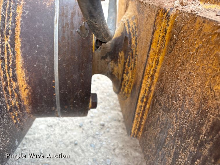 image for item EM0579 2010 John Deere 850J dozer