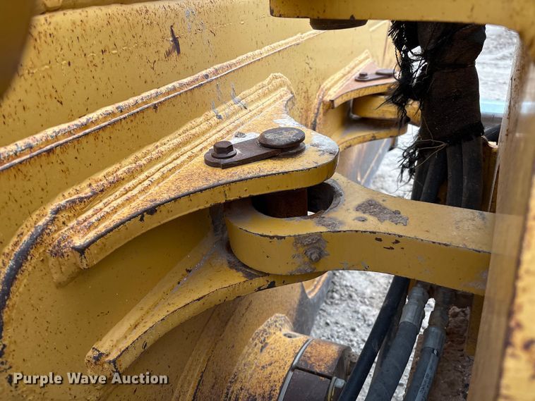 image for item EM0579 2010 John Deere 850J dozer