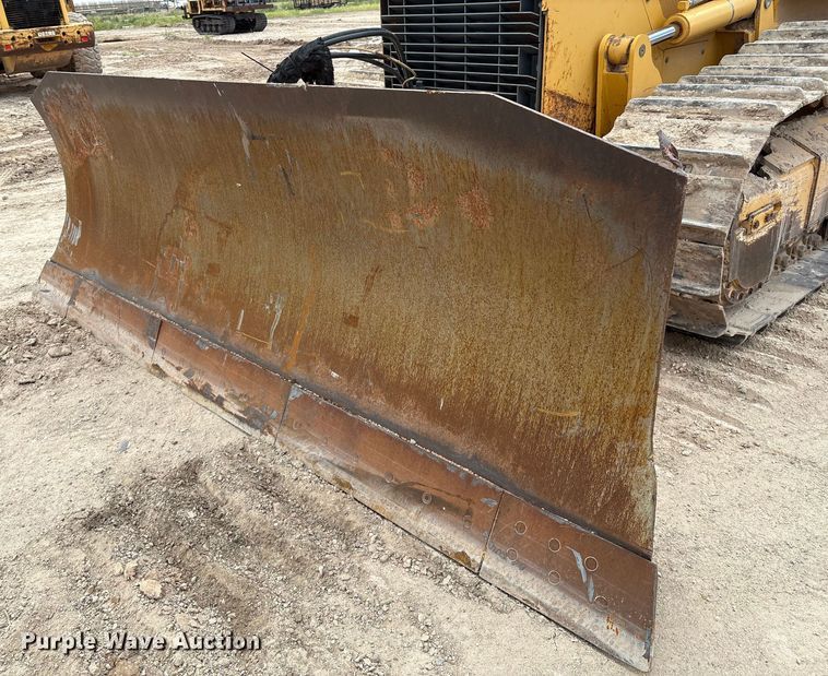 image for item EM0579 2010 John Deere 850J dozer