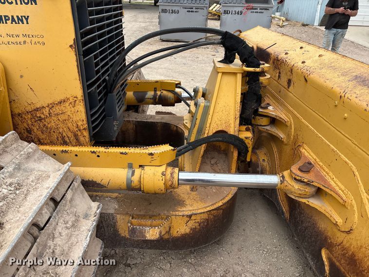 image for item EM0579 2010 John Deere 850J dozer