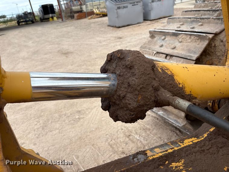 image for item EM0579 2010 John Deere 850J dozer