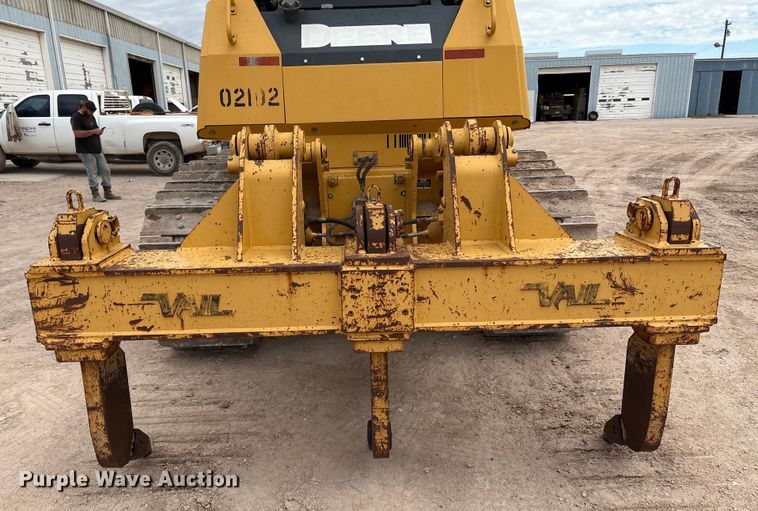 image for item EM0579 2010 John Deere 850J dozer