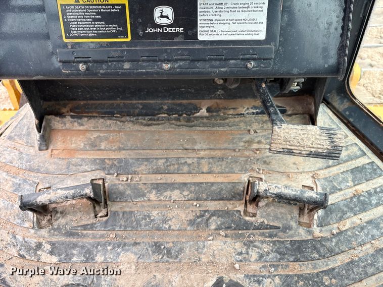 image for item EM0579 2010 John Deere 850J dozer