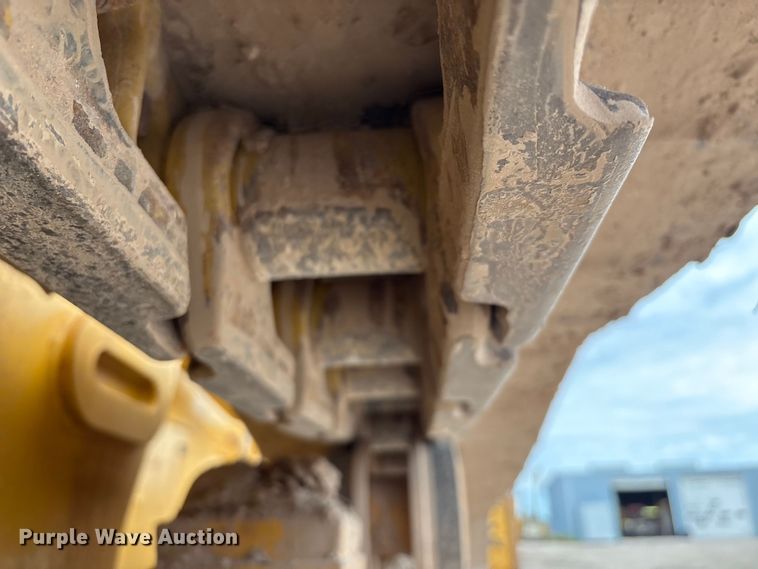 image for item EM0579 2010 John Deere 850J dozer