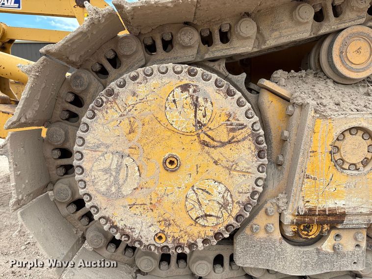 image for item EM0579 2010 John Deere 850J dozer