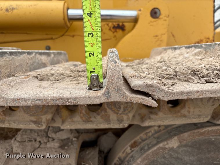 image for item EM0579 2010 John Deere 850J dozer