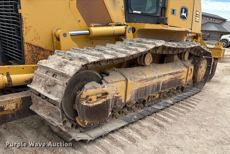 image for item EM0579 2010 John Deere 850J dozer