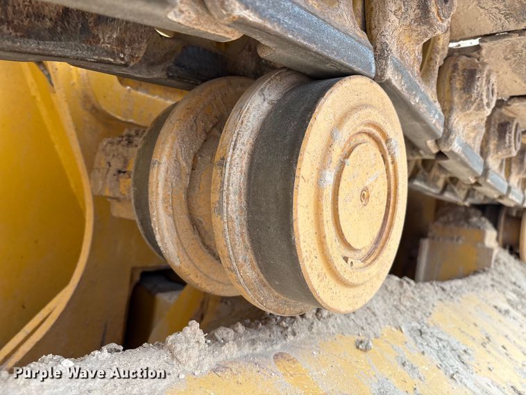 image for item EM0579 2010 John Deere 850J dozer