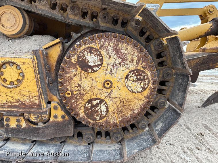 image for item EM0579 2010 John Deere 850J dozer