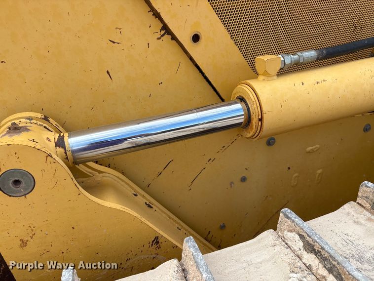 image for item EM0580 2010 John Deere 850J dozer