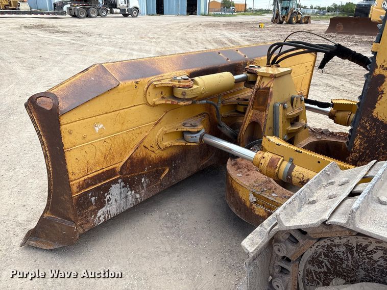 image for item EM0580 2010 John Deere 850J dozer