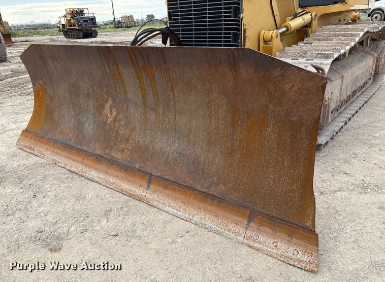 image for item EM0580 2010 John Deere 850J dozer