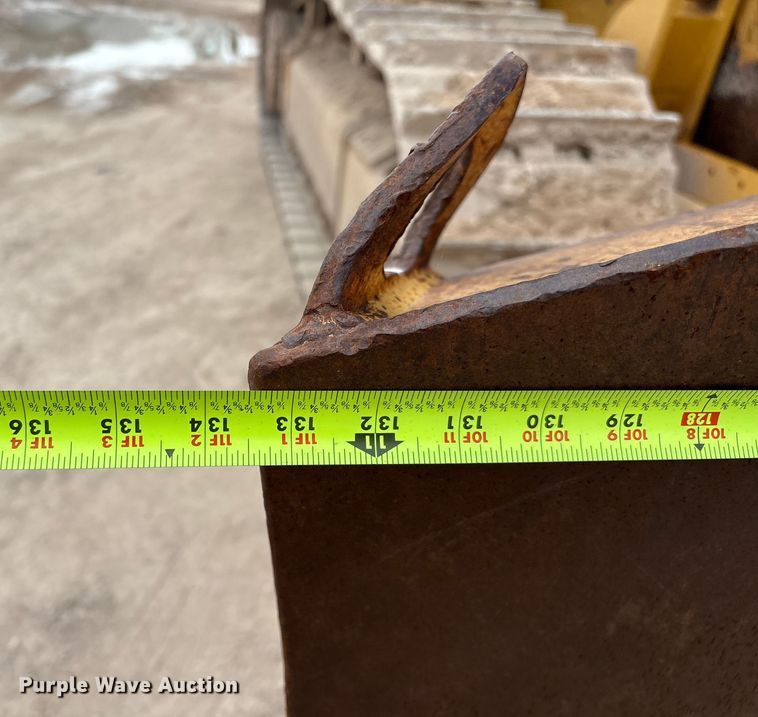 image for item EM0580 2010 John Deere 850J dozer