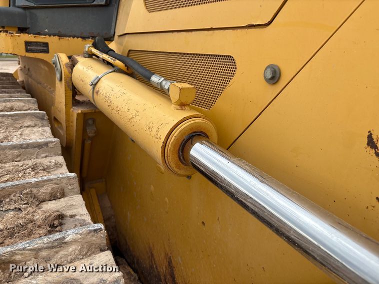 image for item EM0580 2010 John Deere 850J dozer