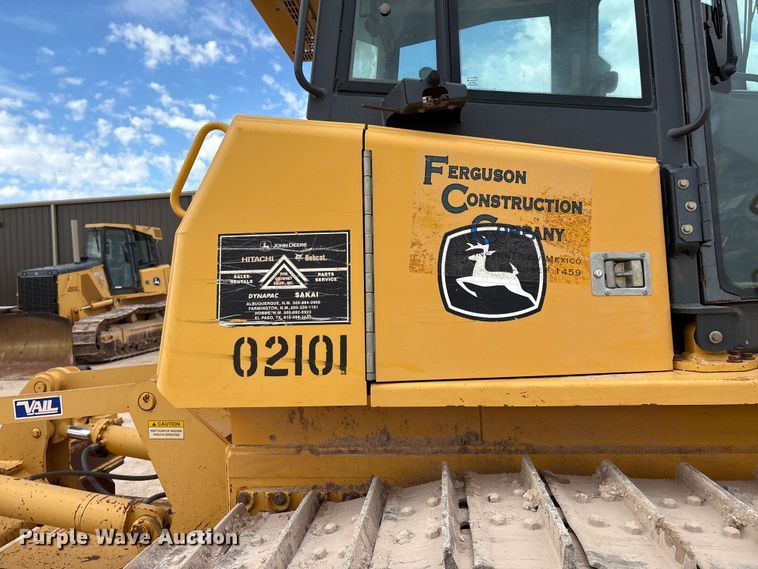 image for item EM0580 2010 John Deere 850J dozer