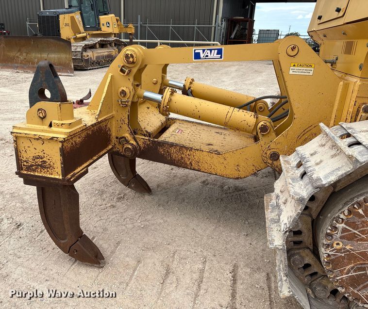 image for item EM0580 2010 John Deere 850J dozer