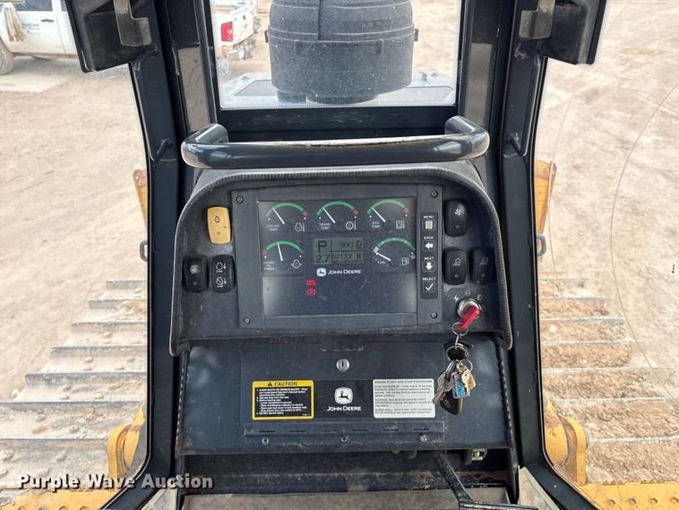 image for item EM0580 2010 John Deere 850J dozer